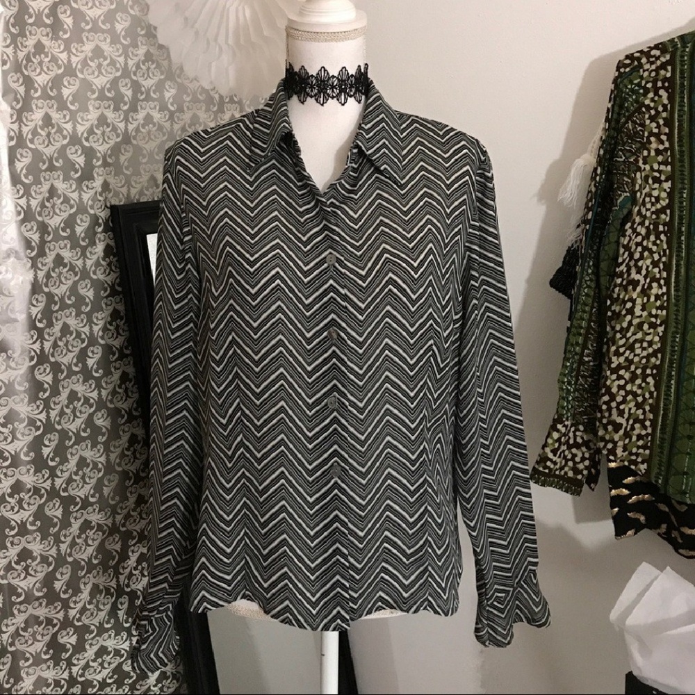 Apostrophe Chevron Long Sleeve Shirt